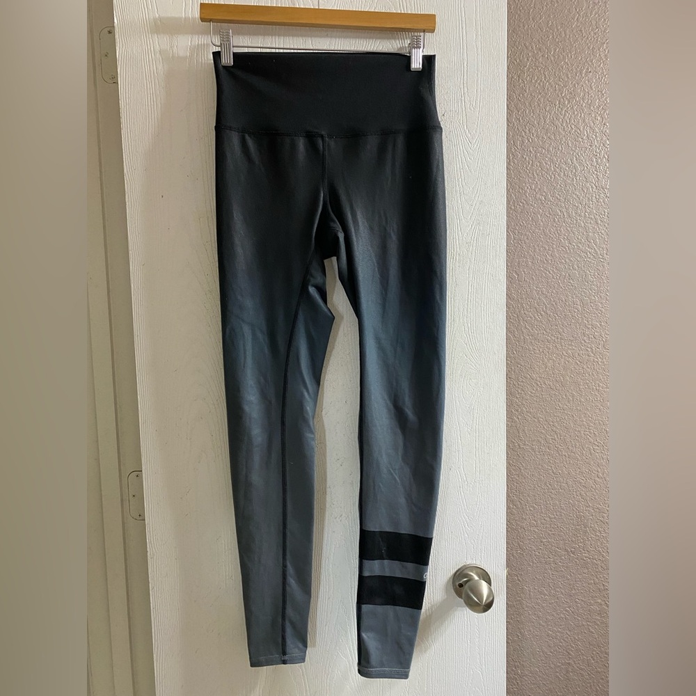 ALO Yoga Black and Gray Leggings